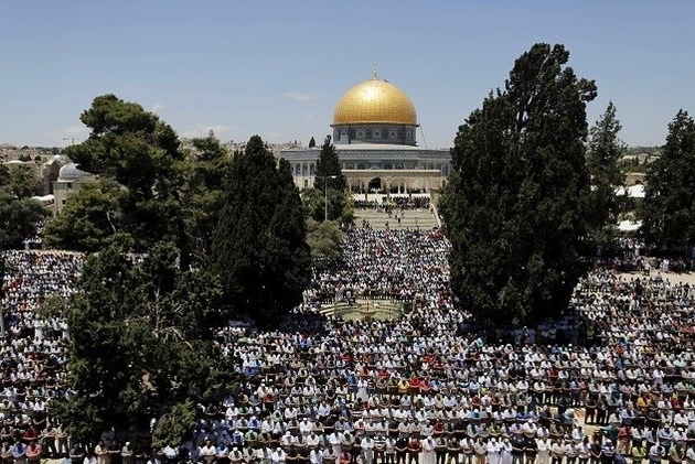 Ramadan blindato a Gerusalemme. E a Gaza si prega per i martiri uccisi da Israele