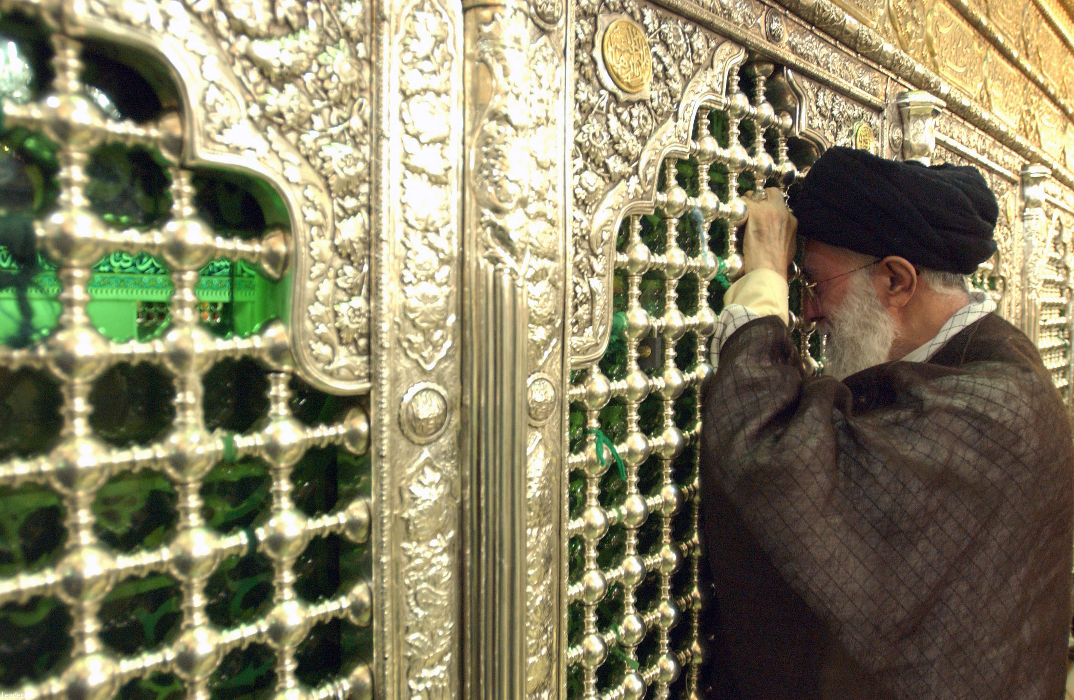 Immagini visite Guida Suprema a mausoleo di Fatima Masumeh (AS)