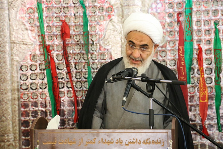 برکت شهدا عزت و اقتدار ملی است