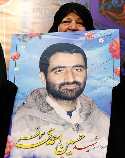 شهیدی دستپرورده مکتب قرآن/حسین اجر محسنین را گرفته است شهیدی دستپرورده مکتب قرآن/حسین اجر محسنین را گرفته است