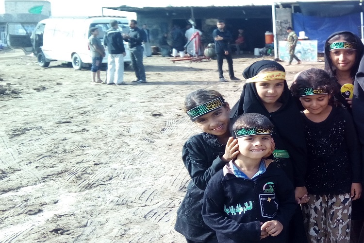 از دیار پدر تا آستان پسر/ نوای یا علی(ع) را به نوای یا حسین (ع) گره زدیم از دیار پدر تا آستان پسر/ نوای یا علی(ع) را به نوای یا حسین (ع) گره زدیم