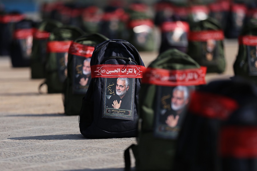 نهضت کمک مومنانه و توزیع لوازم التحریر بین دانش&zwnj;آموزان نیازمند قزوینی