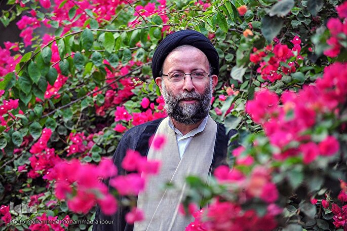 فیلم | شرح دعای روز نهم ماه رمضان با بیان حجت‌الاسلام شفیعی