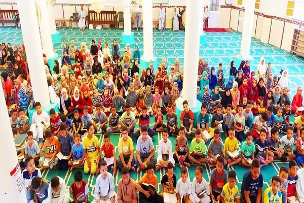 استقبال کودکان مصری از برنامه‌های قرآنی تابستانه در مساجد + عکس