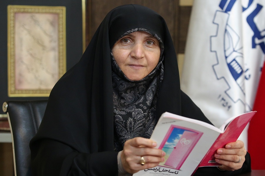 طاهره‌ بیگم سیدی، دبیر واحد بانوان جبهه فرهنگی 