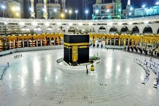 فیلم | نظافت پشت بام کعبه با ربات