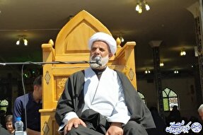 اربعین حسینی، فرهنگ ایثار و همدلی را با پیوند ولایت ترویج می‌دهد