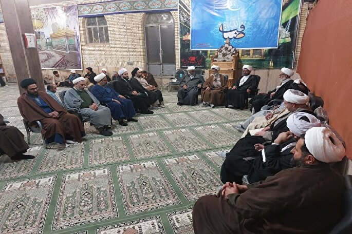 پیشنهاد مطالعه تفسیر نمونه برای کسب معرفت قرآنی + عکس