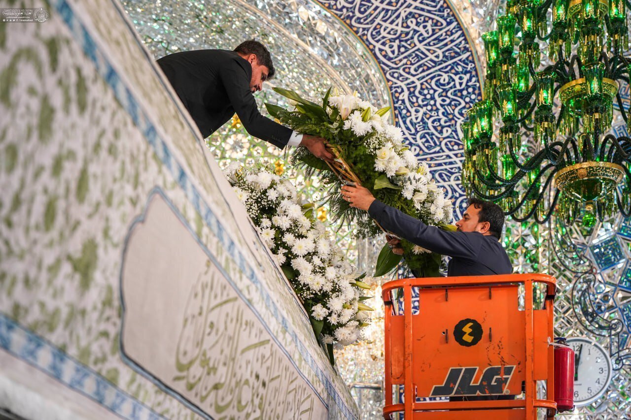 حال و هوای حرم حسینی(ع) در سالروز میلاد بانوی دو عالم + فیلم و عکس