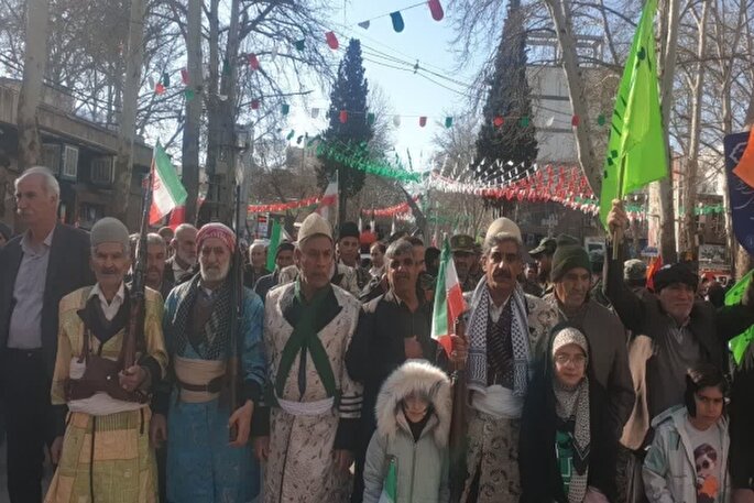 راهپیمایی یوم‌الله ۲۲ بهمن در لرستان در حال برگزاری است