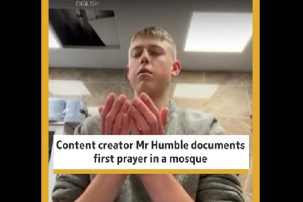 یوتیوبر مشهور انگلیسی به اسلام گروید + فیلم