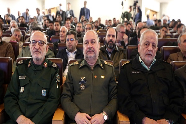 اجازه تحریف دفاع مقدس را به دشمنان ندهیم