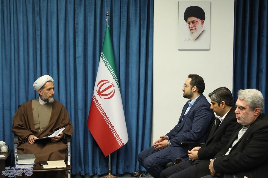 دیدار اعضای جهاد دانشگاهی با امام جمعه قزوین