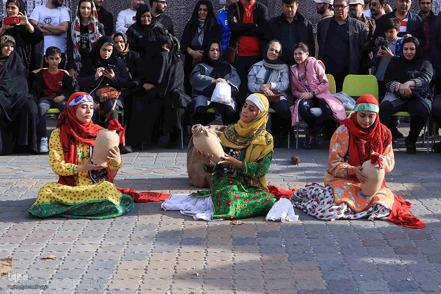 نمایش خیابانی نمایش خیابانی