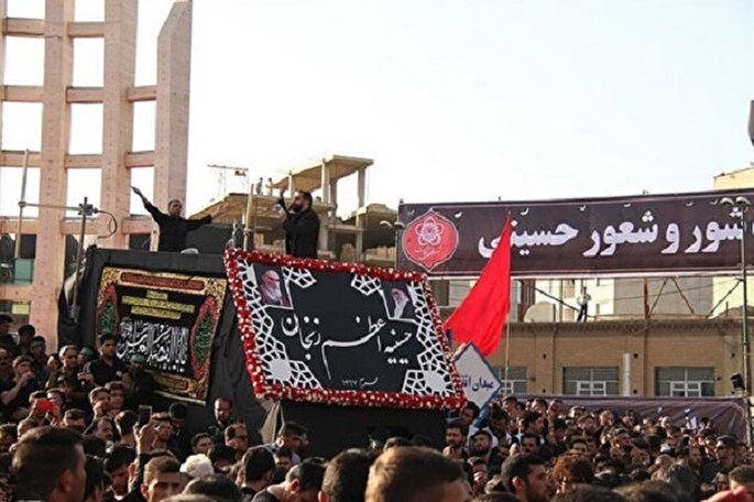 برگزاری دسته عزاداری حسینیه اعظم زنجان در سالروز ارتحال امام راحل