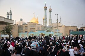 عکس | قرائت دعای عرفه در حرم حضرت معصومه(س)