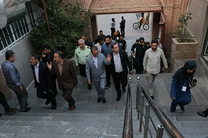 نماهنگ | بازدید استاندار کردستان از شعب اخذ رأی شهر سنندج