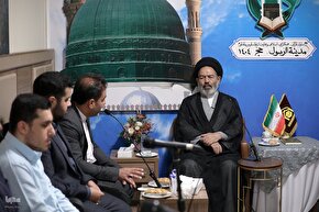 دیدار قاریان گروه نور حج تمتع با نماینده ولی فقیه در امور حج و زیارت