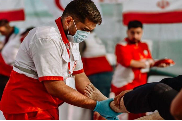 خدمت بیش از ٣ هزار و ۵۰۰ داوطلب هلال‌احمر به زائران امام هشتم