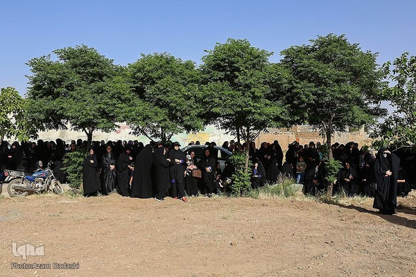 مراسم تشییع و خاکسپاری پیکر استاد محمدعلى کریم خانى، ذاکر و مداح اهل بیت (ع) در شهر نرجه از توابع شهرستان تاکستان