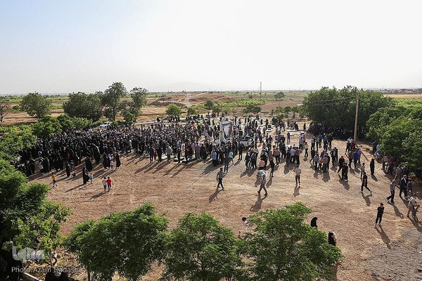 مراسم تشییع و خاکسپاری پیکر استاد محمدعلى کریم خانى، ذاکر و مداح اهل بیت (ع) در شهر نرجه از توابع شهرستان تاکستان