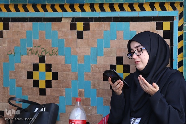 مراسم قرائت دعای پرفیض عرفه در امامزاده حسین (ع) قزوین