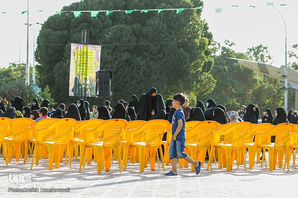 اجتماع پر شور دختران نوجوان در گلزار شهدای قزوین‎‎