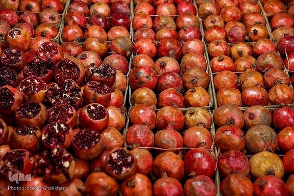 بازار شب یلدا در قزوین