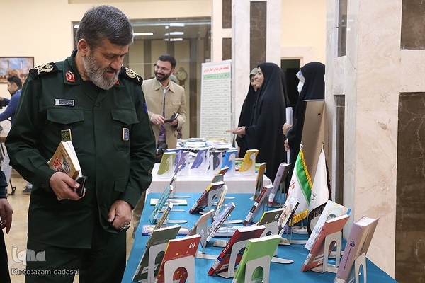 شب شعر «خاتم سلیمانی» در قزوین