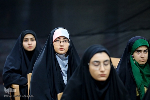 نشست صمیمانه جمعی از دانشجویان و نخبگان با امام جمعه قزوین