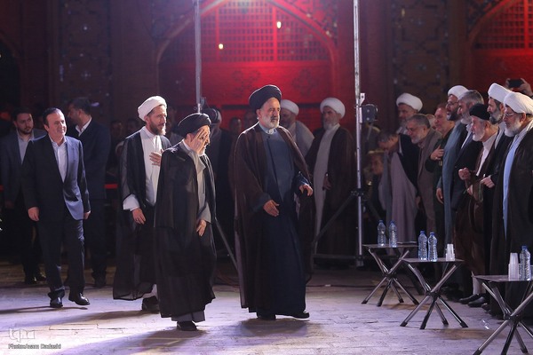 رونمایی تقریظ رهبر معظم انقلاب بر کتاب «پاسیاد پسر خاک»