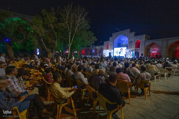 رونمایی تقریظ رهبر معظم انقلاب بر کتاب «پاسیاد پسر خاک»