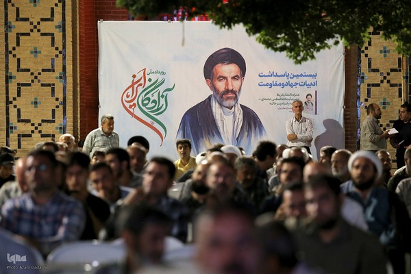 رونمایی تقریظ رهبر معظم انقلاب بر کتاب «پاسیاد پسر خاک»