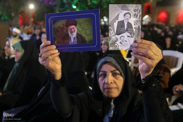 رونمایی تقریظ رهبر معظم انقلاب بر کتاب «پاسیاد پسر خاک»