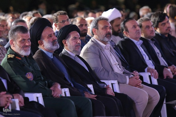 رونمایی تقریظ رهبر معظم انقلاب بر کتاب «پاسیاد پسر خاک»