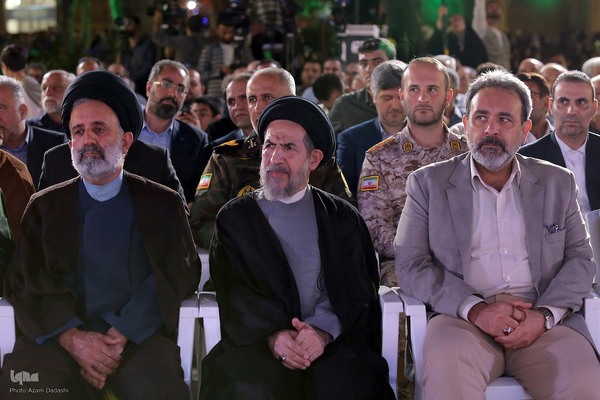 رونمایی تقریظ رهبر معظم انقلاب بر کتاب «پاسیاد پسر خاک»