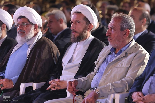 رونمایی تقریظ رهبر معظم انقلاب بر کتاب «پاسیاد پسر خاک»