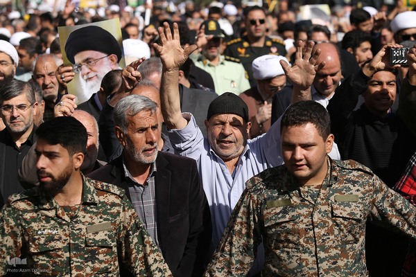 گرامیداشت ۱۳ آبان در قزوین