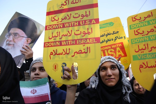 گرامیداشت ۱۳ آبان در قزوین