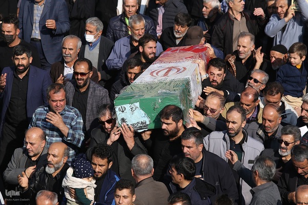 مراسم تشییع ۸ شهید گمنام در قزوین