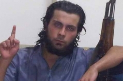 Siria- Terrorista ventenne uccide la propria madre in pubblico