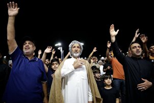 د امام رضا(ع)په سپيڅلي حرم کې د عربو زیارتوالو عزاداري