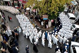 Бархезии ҷашни хатми таҳсили садҳо Қуръономӯз дар масҷиди Султон Салим, Истанбул