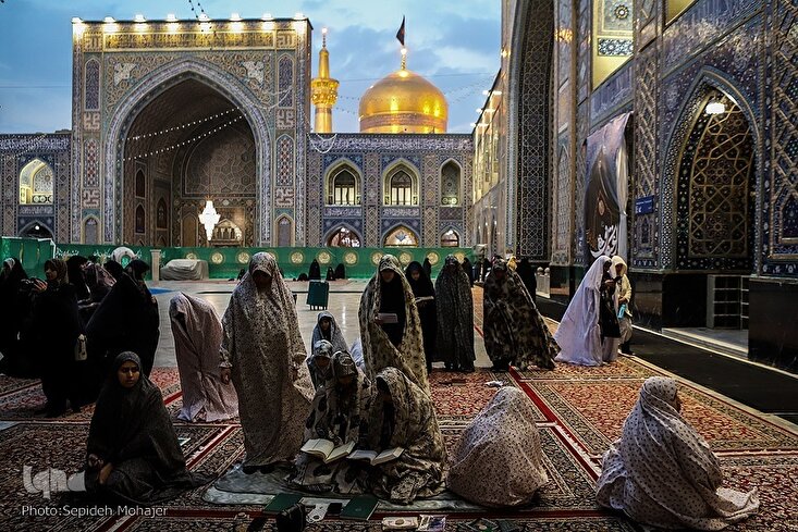 معتکفان  بارگاہ امام رئوف میں